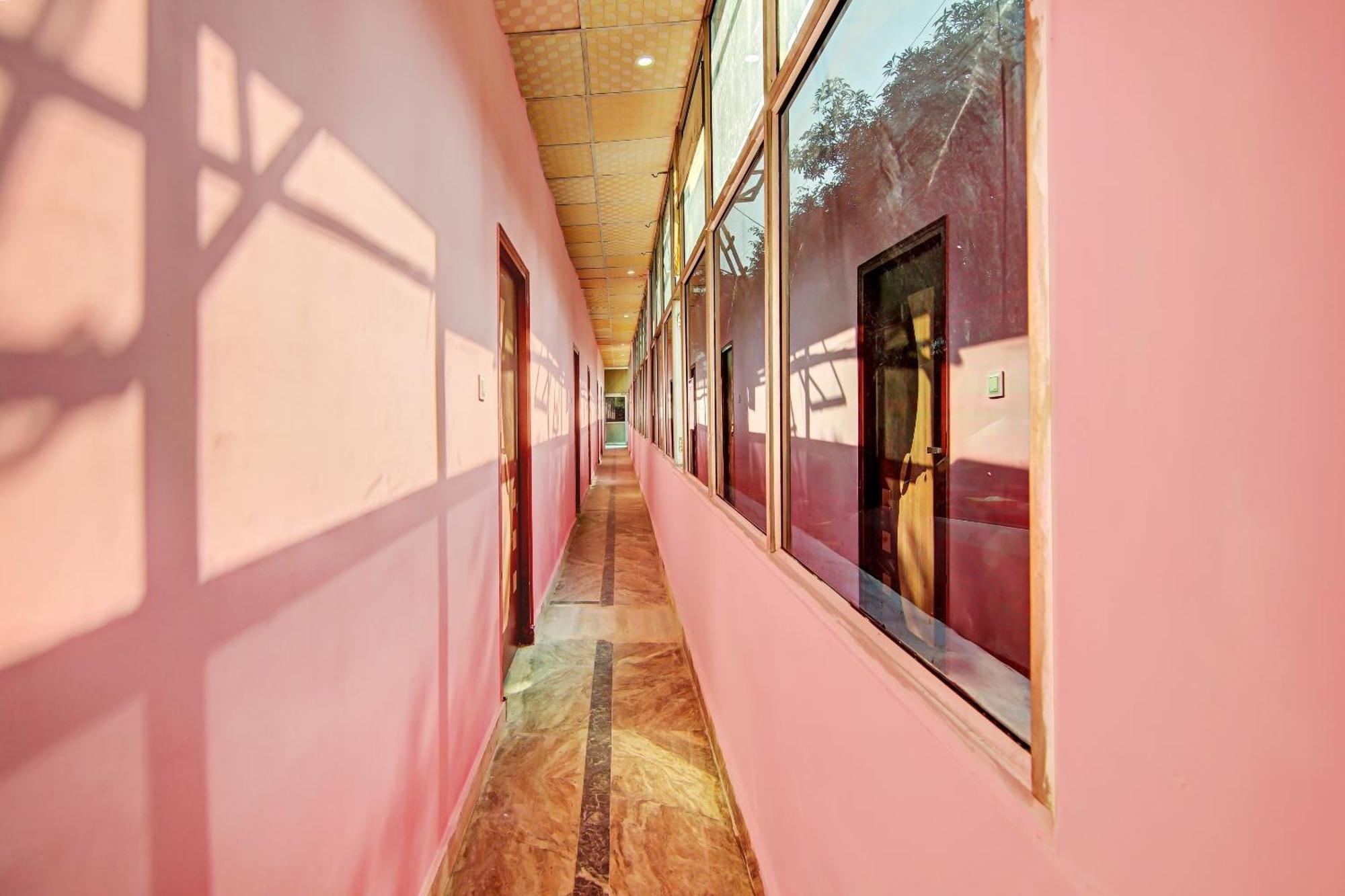 OYO 77381 Hotel Gg Farms Meerut Exterior foto